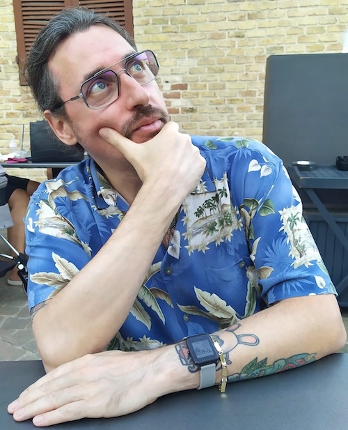 <title of image as alt>